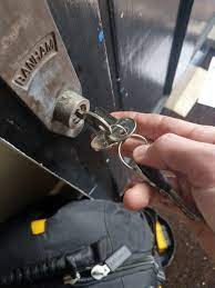 BROKEN LOCKS REPAIR